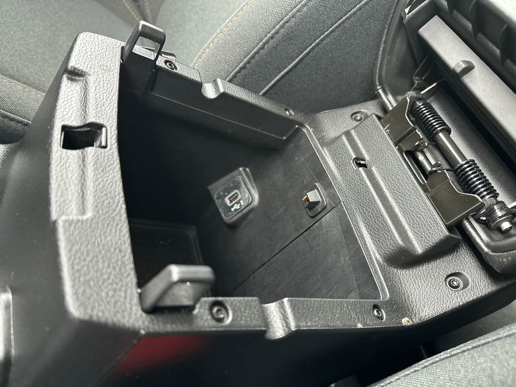 Used 2024 Jeep Gladiator Sport image 17