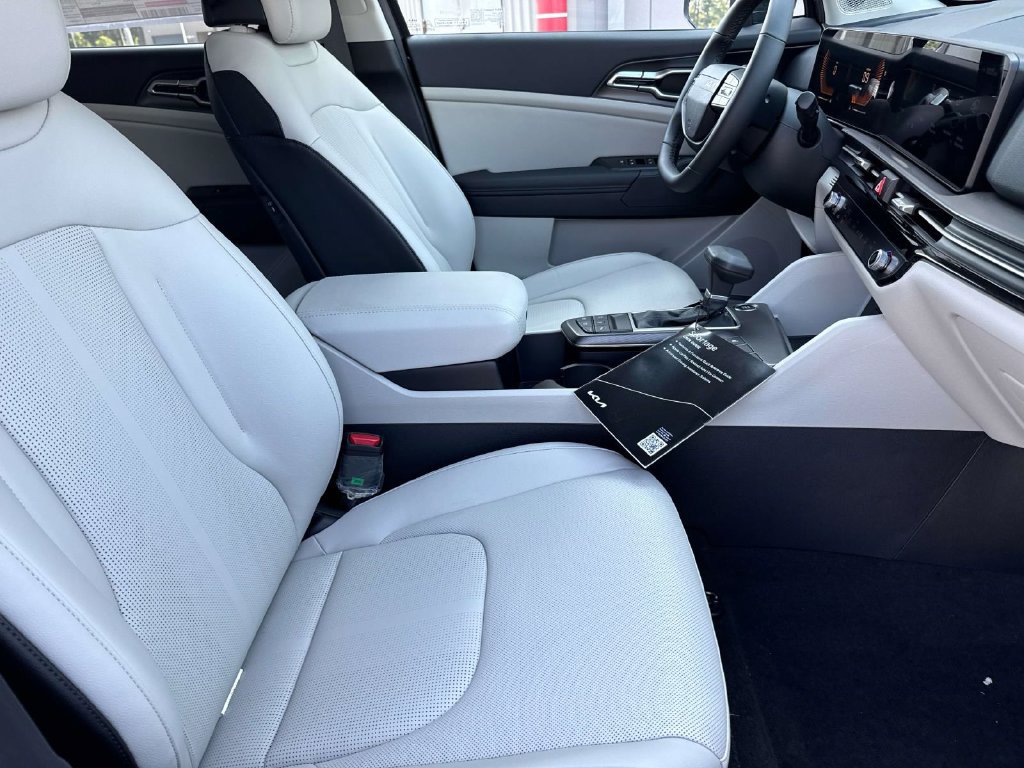 New 2027 Kia Sportage EX FWD image 13