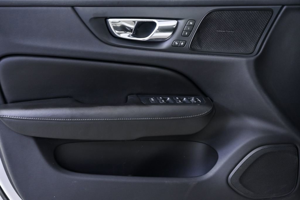 Used 2019 Volvo S60 T5 Momentum image 7