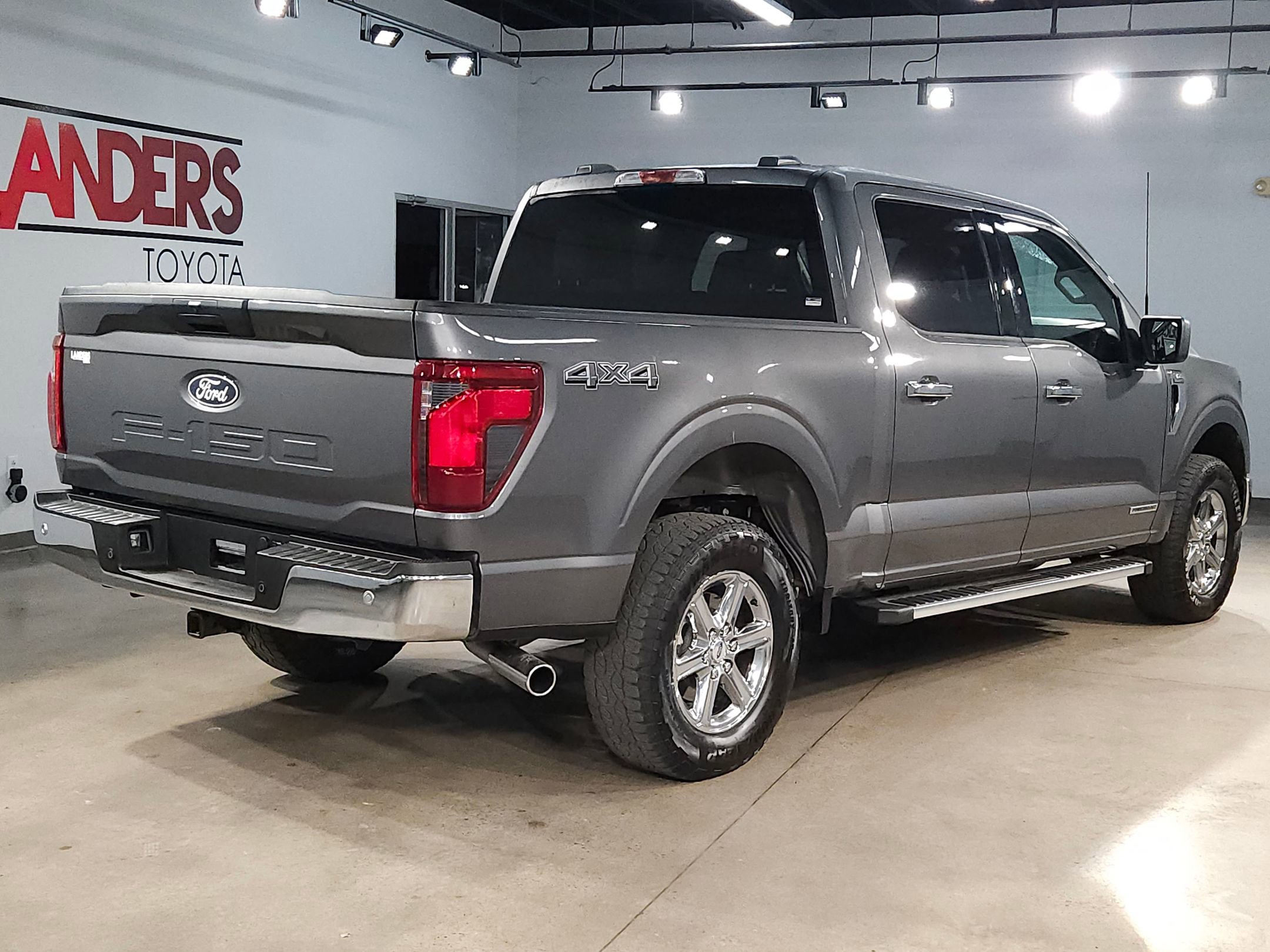 Used 2025 Ford F150 XLT w/ Equipment Group 301A Standard AWD/4WD image 7