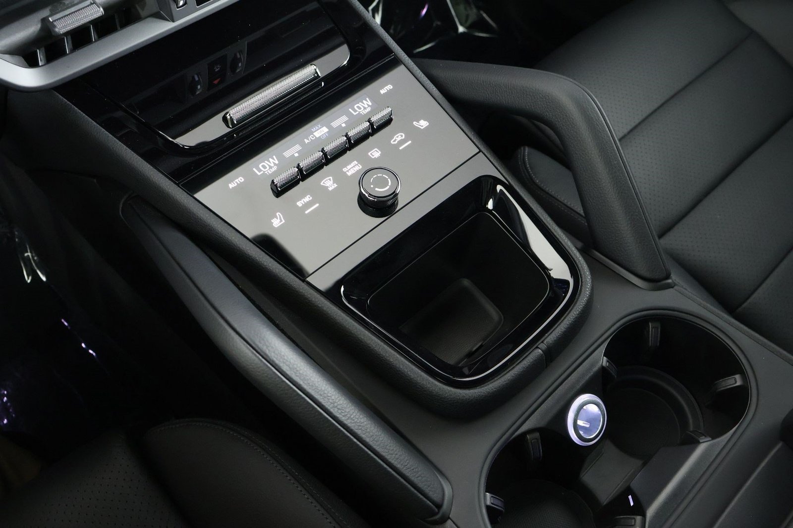 Certified 2026 Porsche Cayenne AWD/4WD image 18