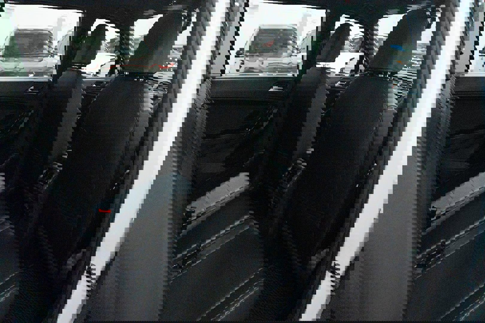 Used 2020 Volkswagen Tiguan SE R-Line w/ 3rd Row Seat Package image 34