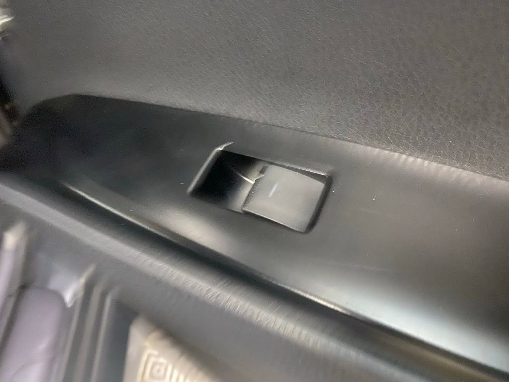 Used 2025 Toyota Camry LE w/ Convenience Package image 15