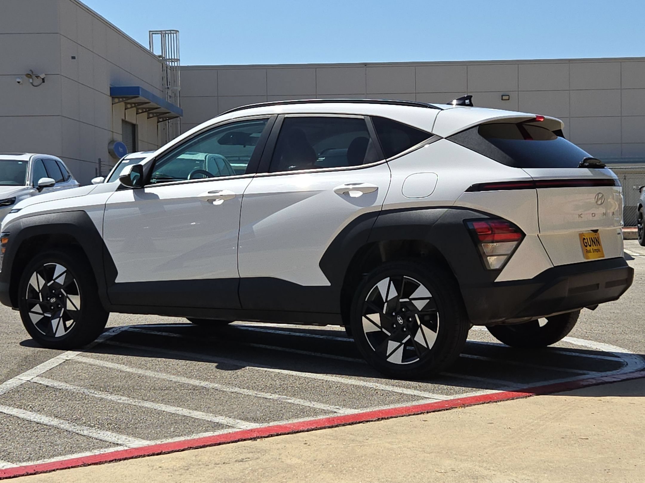 Used 2024 Hyundai Kona SEL AWD/4WD image 5