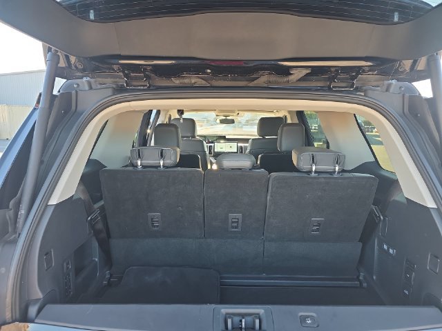 Used 2025 Ford Expedition Active AWD/4WD image 14