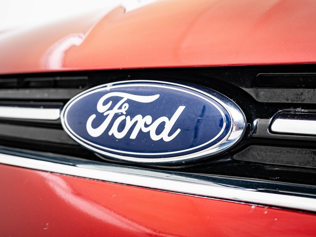 Used 2016 Ford Escape Titanium image 3