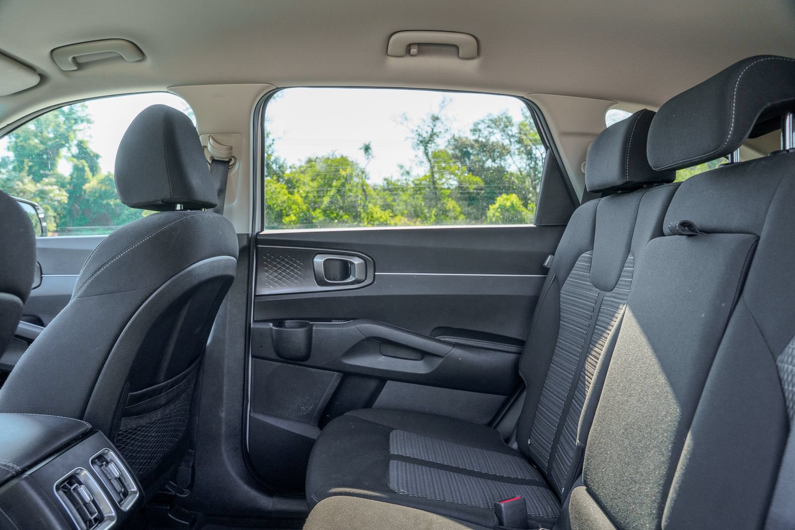 Used 2025 Kia Sorento LX FWD image 19