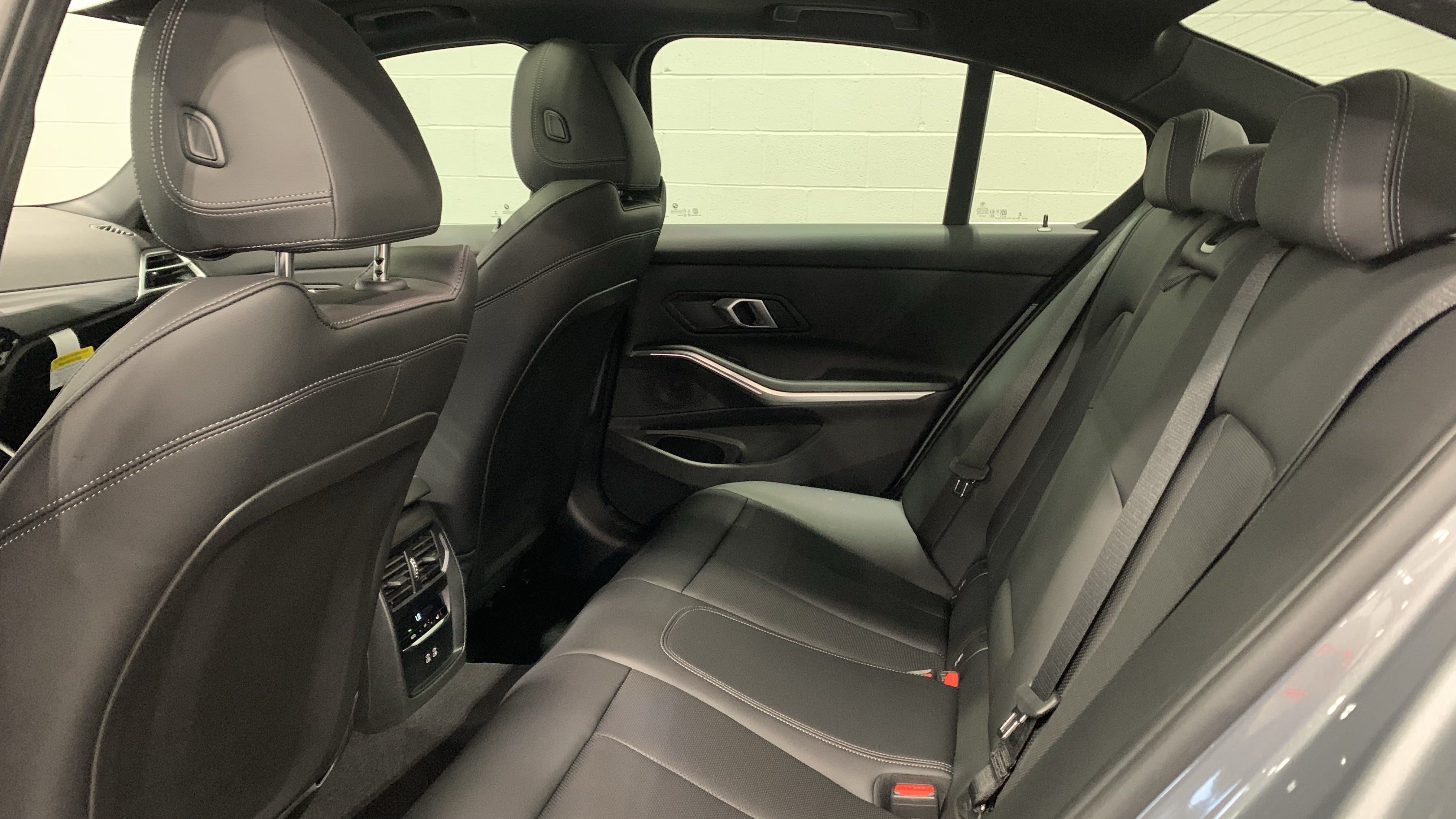 Certified 2025 BMW 330i Sedan w/ Premium Package RWD image 29