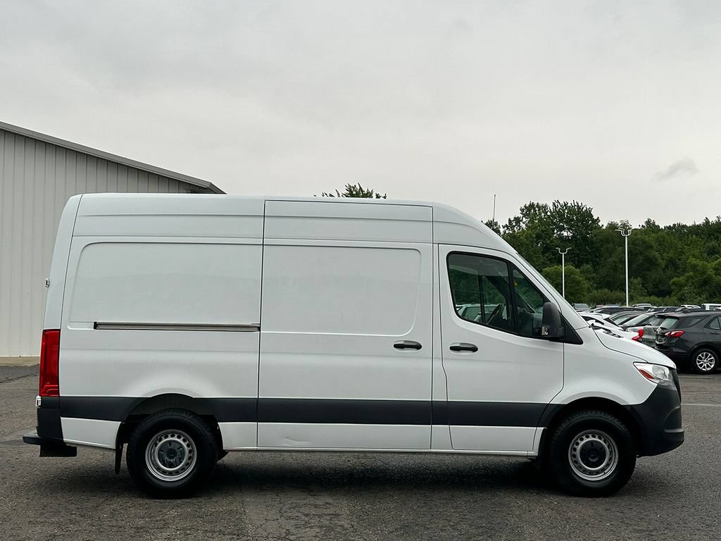 Used 2022 Mercedes-Benz Sprinter 1500 image 10