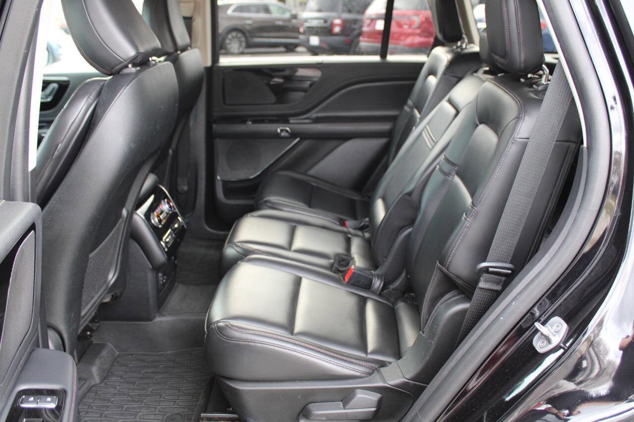 Used 2022 Lincoln Aviator AWD image 17