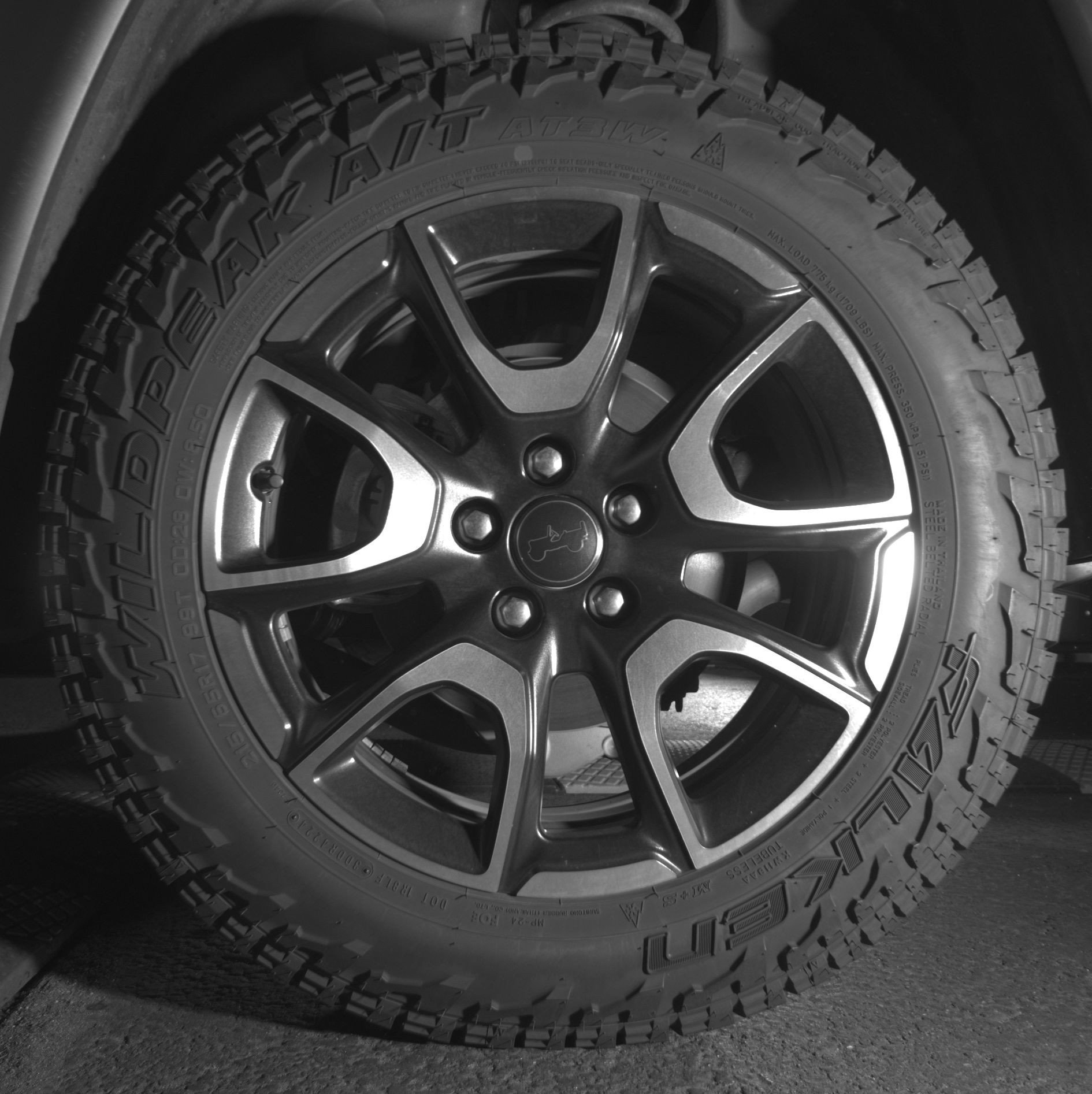 Used 2025 Jeep Compass Trailhawk AWD/4WD image 14