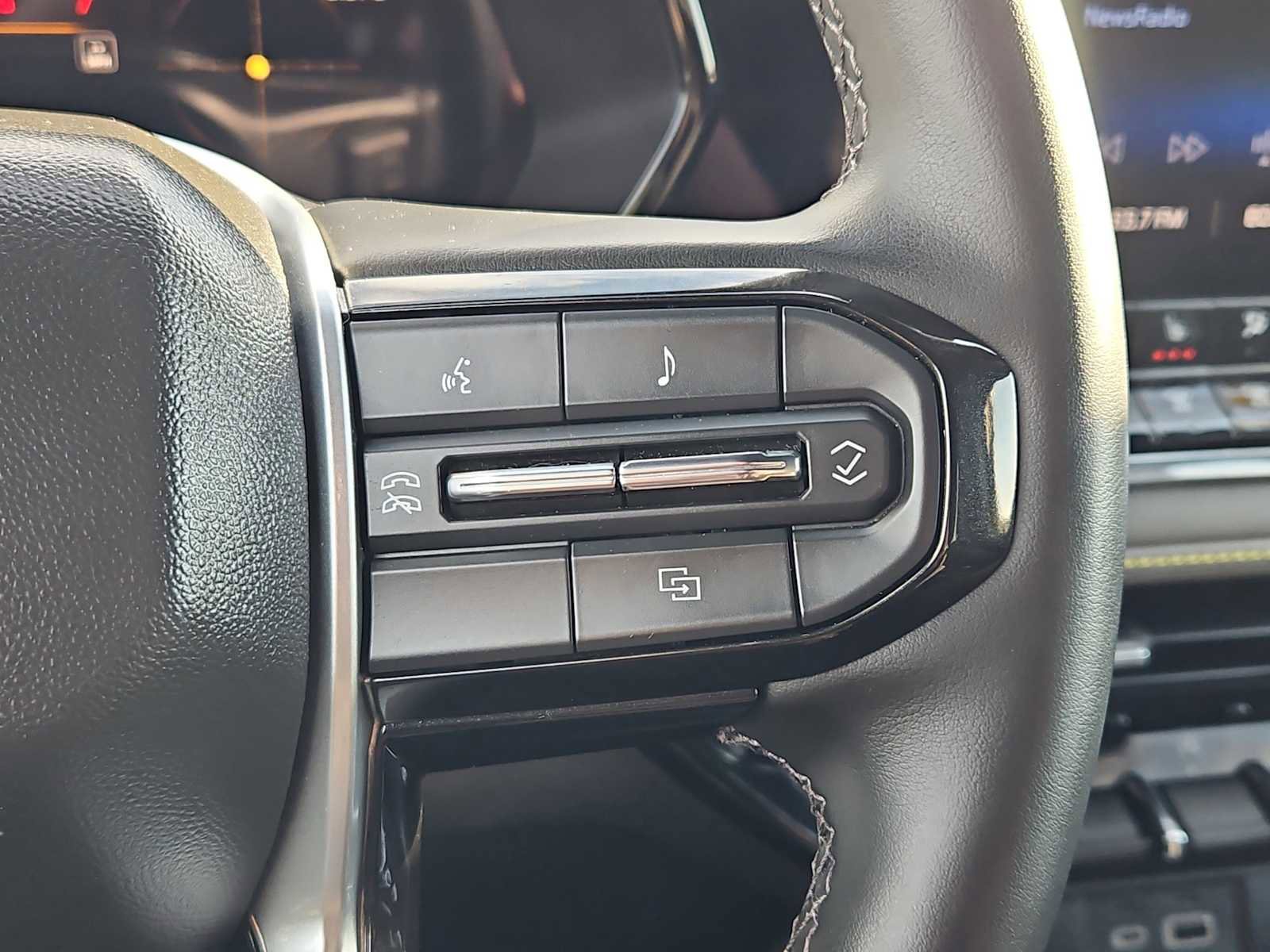 Certified 2024 Chevrolet Colorado ZR2 w/ Technology Package image 28