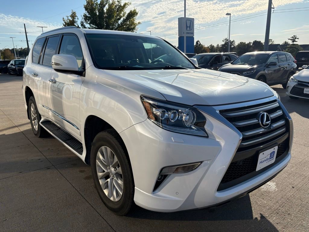 Used 2017 Lexus GX 460 Premium w/ Premium Package image 3
