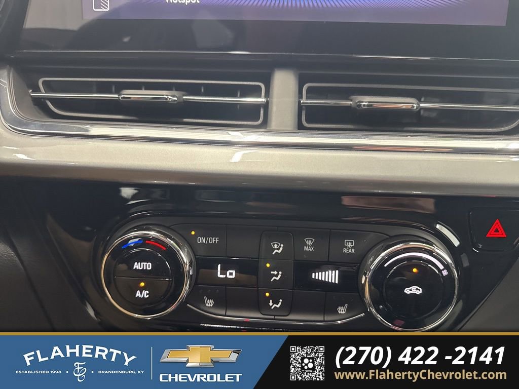 Used 2025 Chevrolet Trax LT w/ Driver Confidence Package image 25