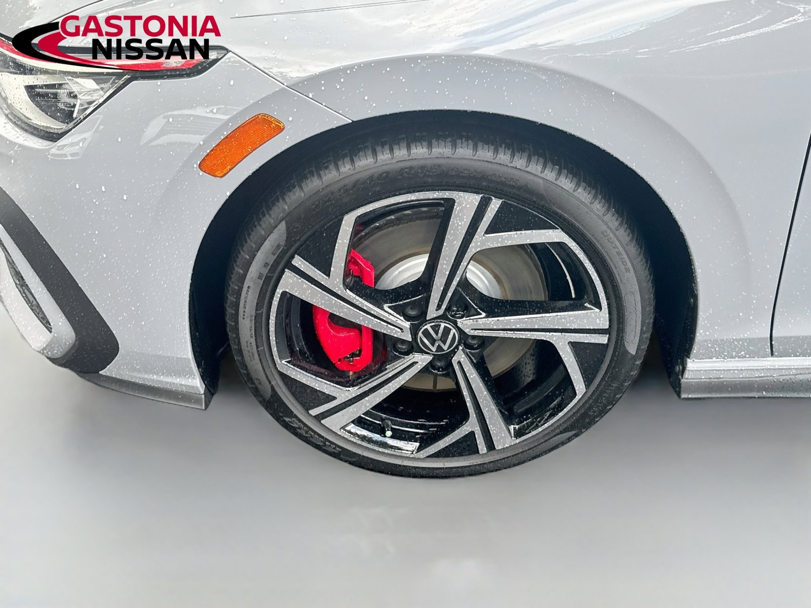 Used 2025 Volkswagen GTI SE FWD image 41