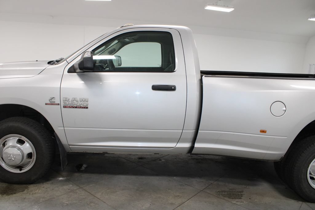 Used 2018 RAM 3500 Tradesman w/ Chrome Appearance Group RWD image 6