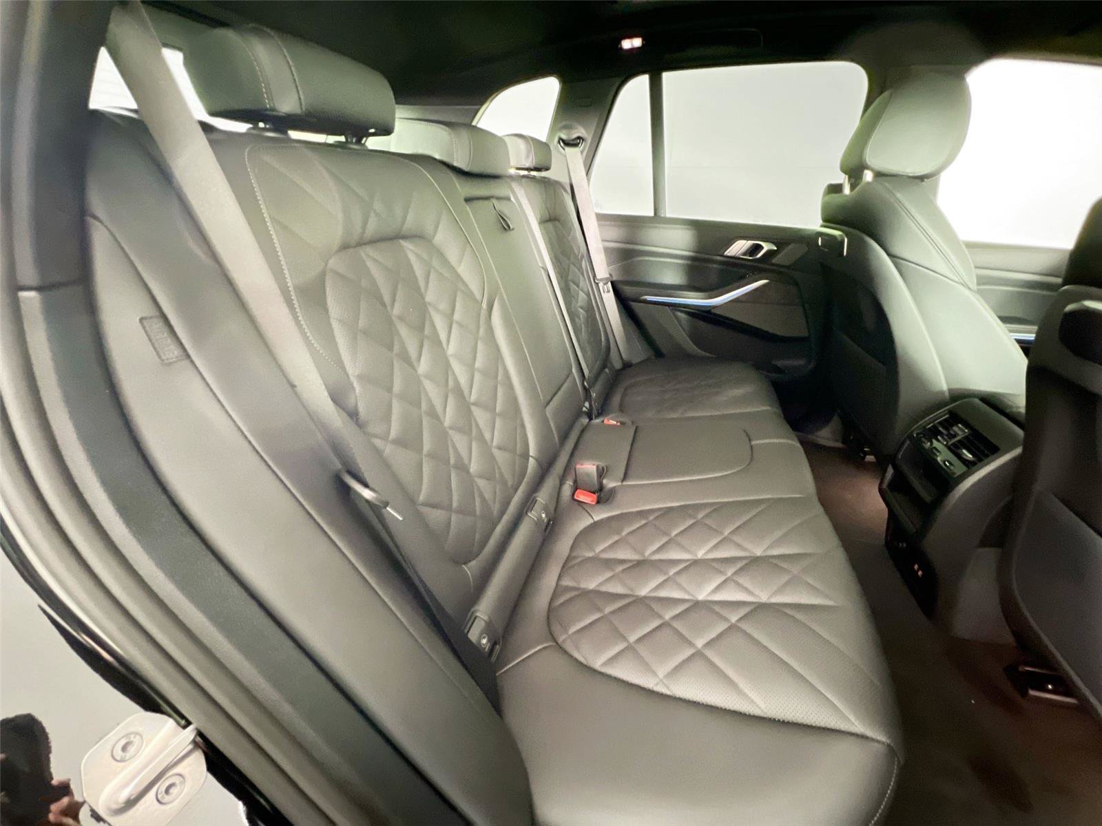 New 2026 BMW X5 xDrive50e w/ Premium Package AWD/4WD image 25