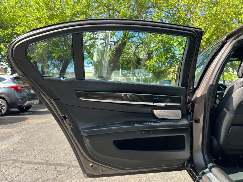 Used 2015 BMW 750Li xDrive AWD/4WD image 14