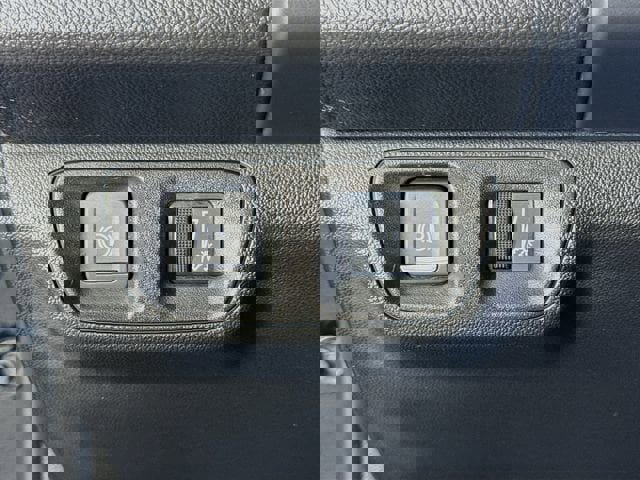 Used 2021 GMC Acadia SLE w/ Driver Convenience Package FWD image 10