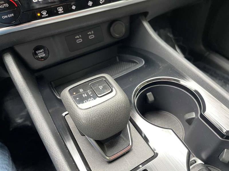 Used 2024 Nissan Rogue SV image 30