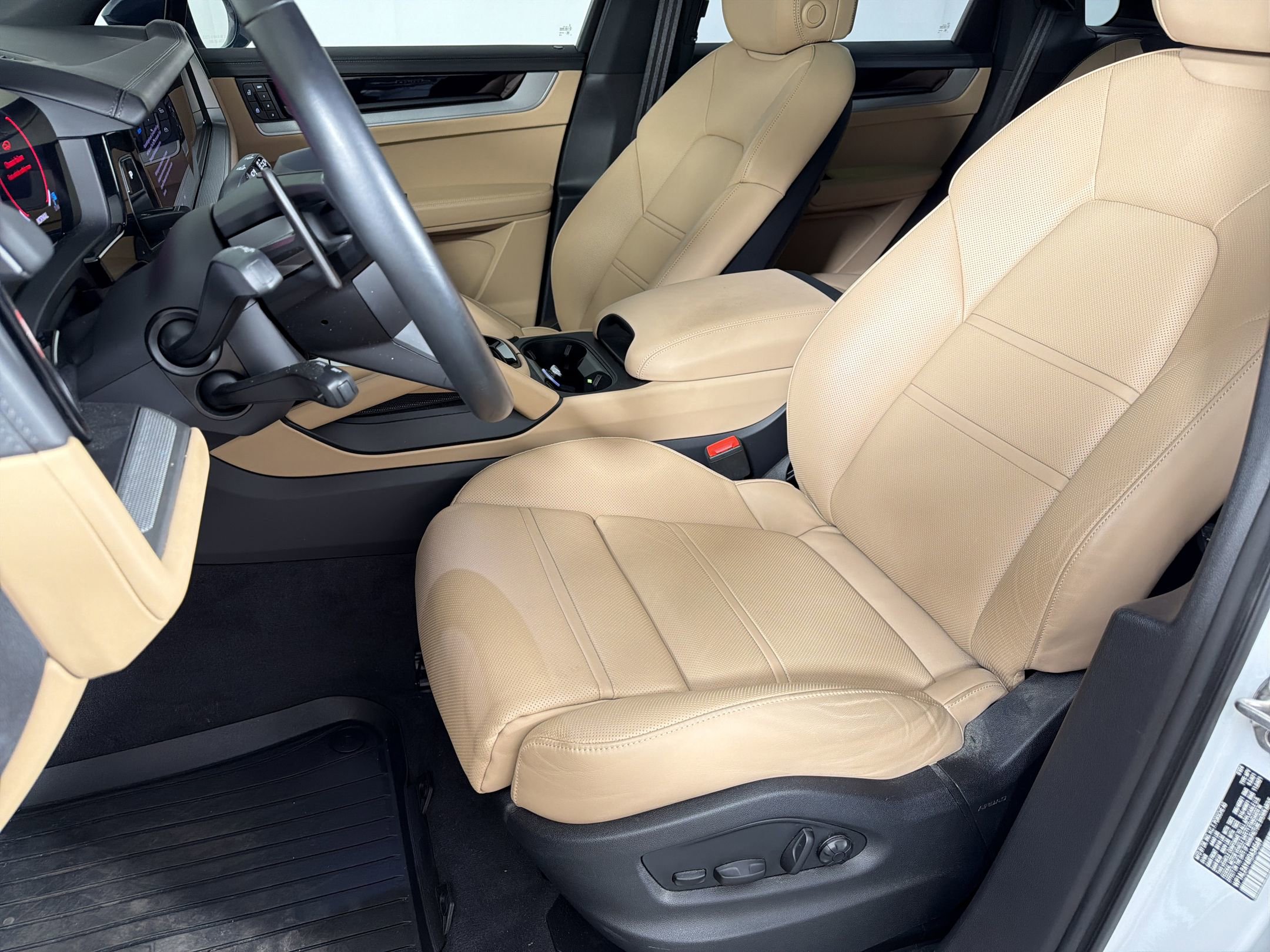Certified 2024 Porsche Cayenne S AWD/4WD image 5