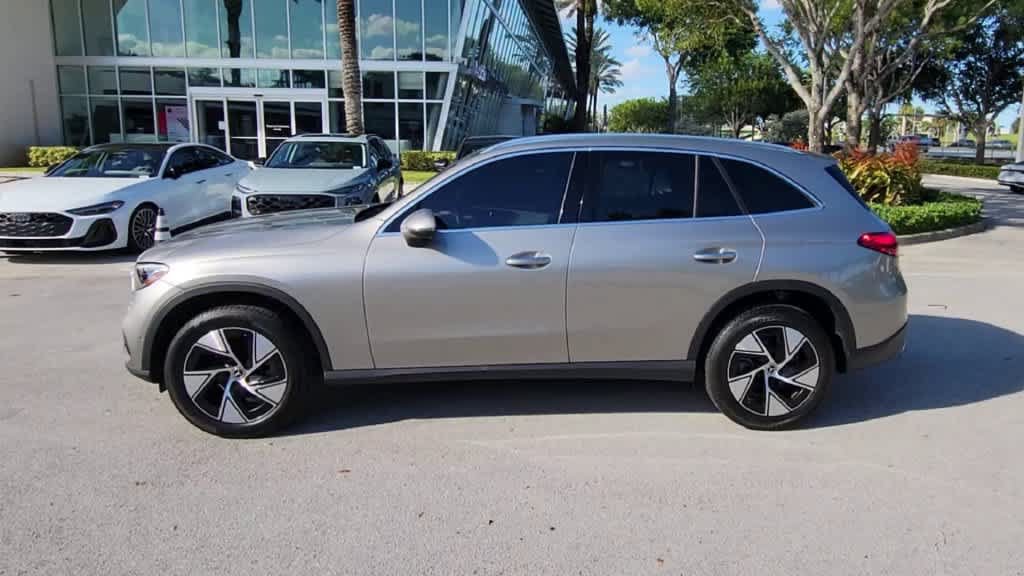 Used 2024 Mercedes-Benz GLC 300 4MATIC image 5