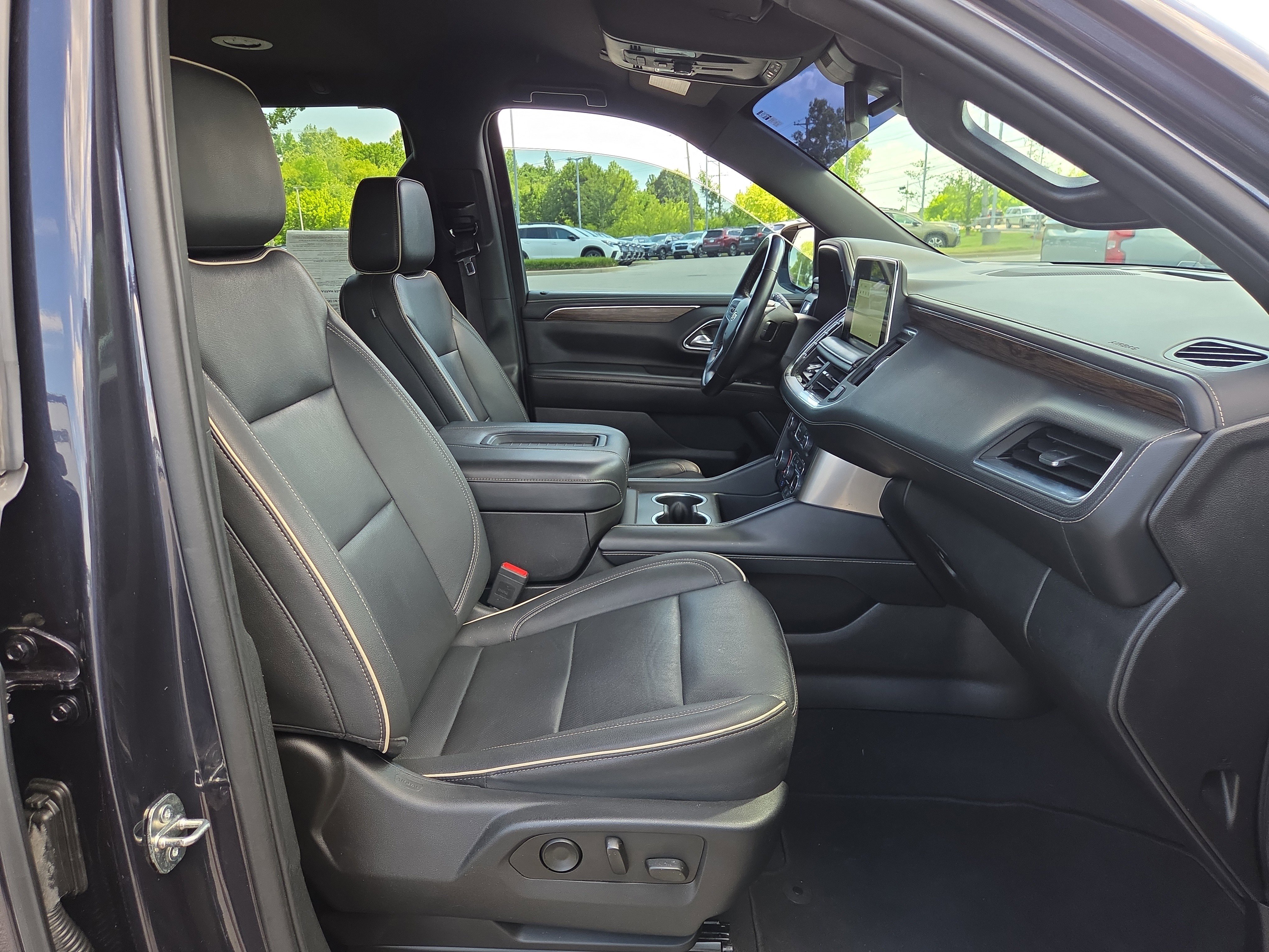 Used 2023 Chevrolet Tahoe Premier RWD image 17