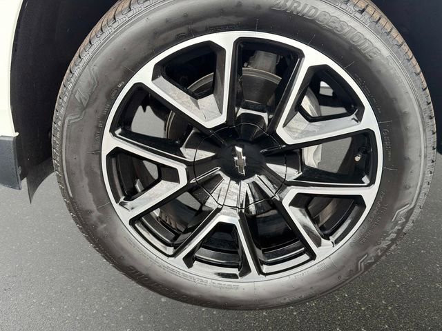 Used 2023 Chevrolet Suburban RST w/ Luxury Package RWD image 10