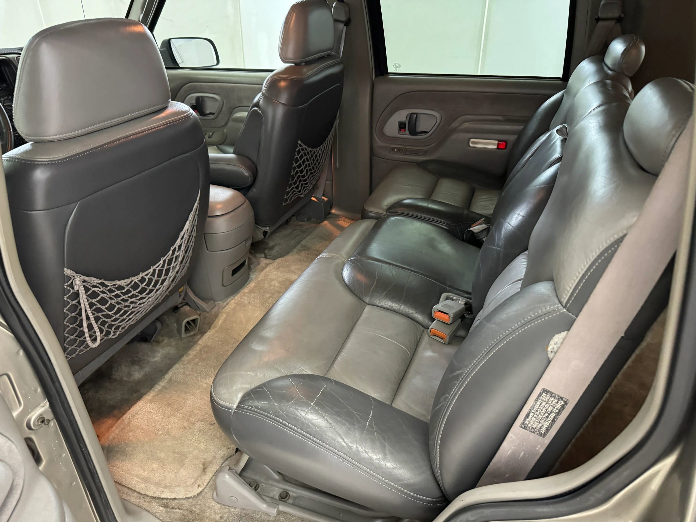 Used 2000 Chevrolet Tahoe Z71 w/ Comfort & Security Pkg AWD/4WD image 52