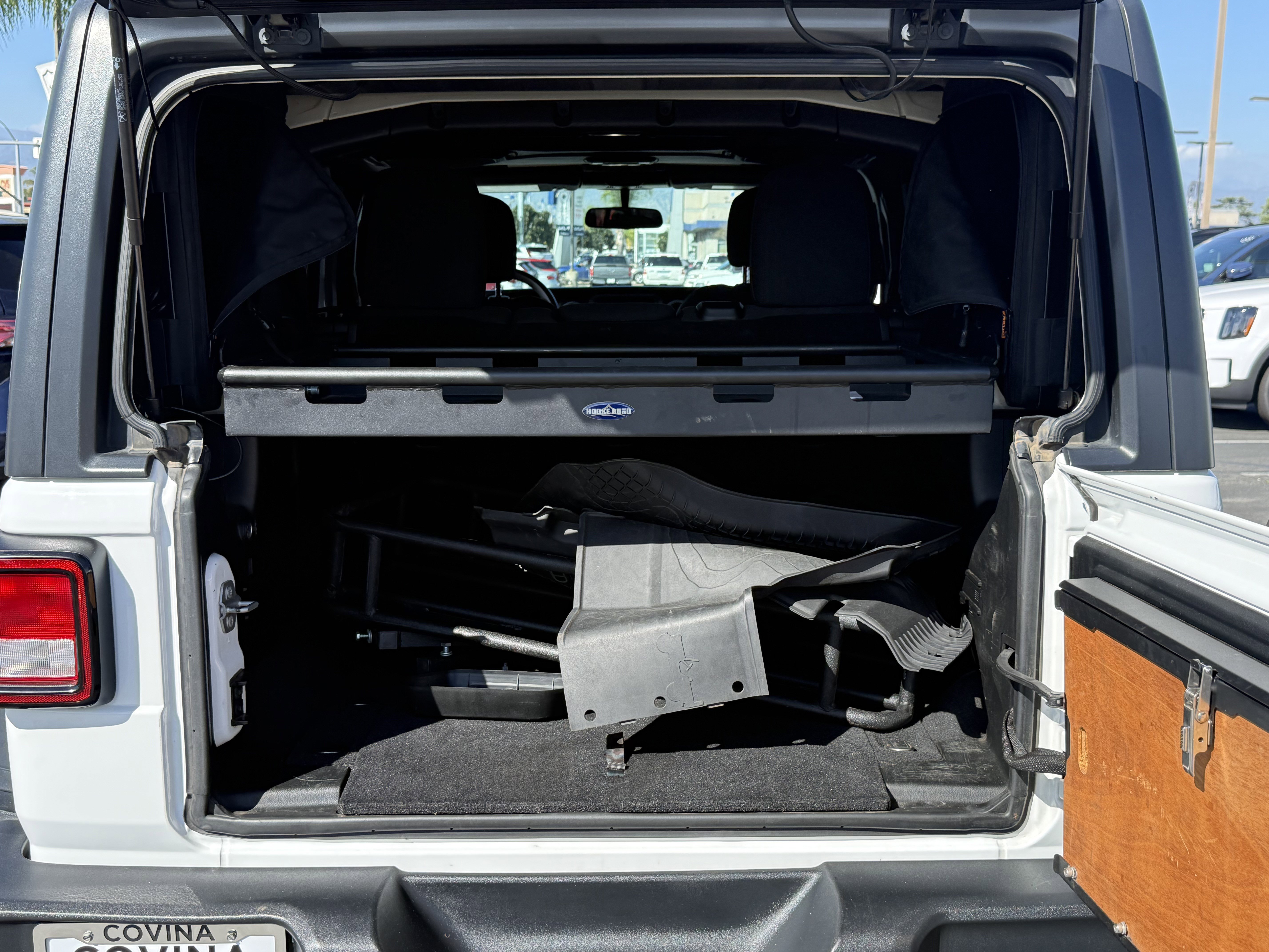 Used 2018 Jeep Wrangler Unlimited Sport image 10