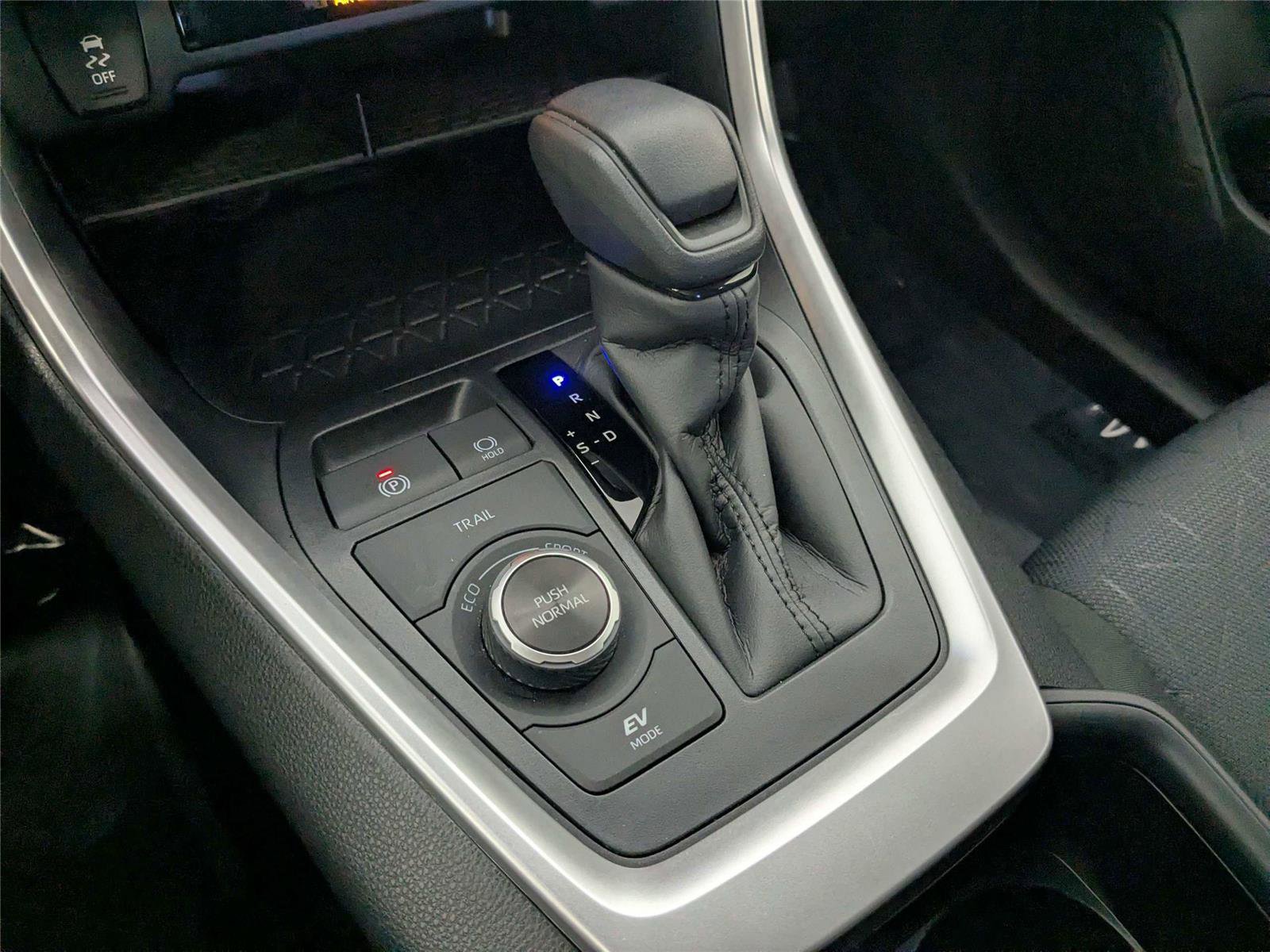 Certified 2025 Toyota RAV4 XLE AWD/4WD image 26