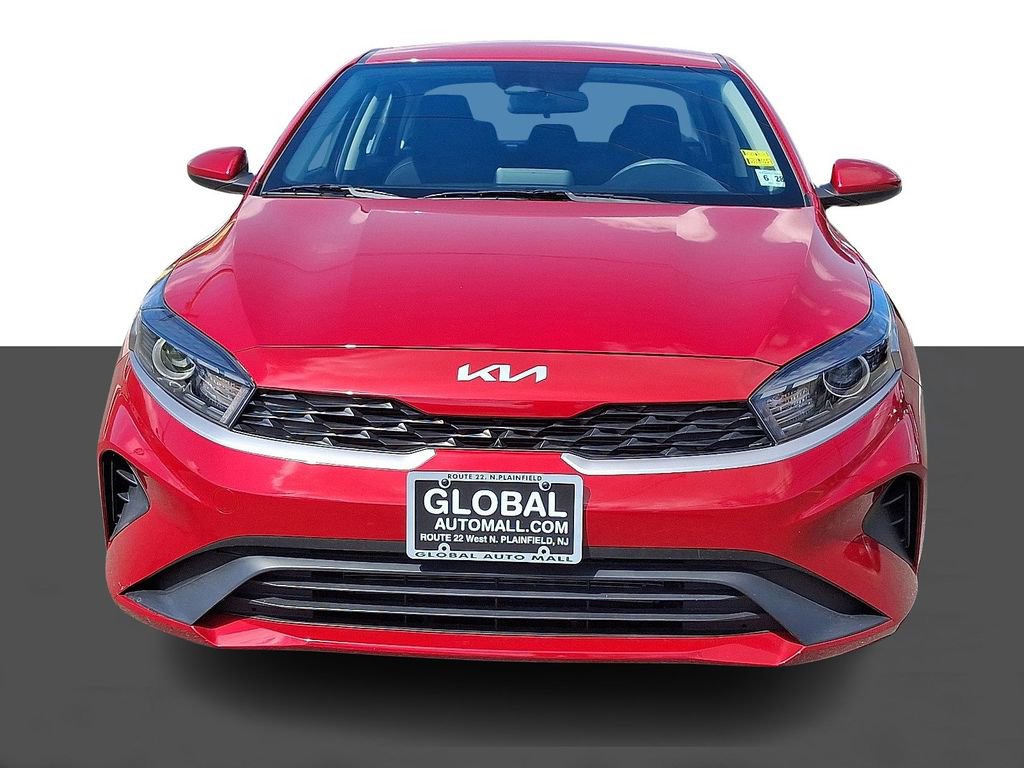 Used 2023 Kia Forte LXS image 2