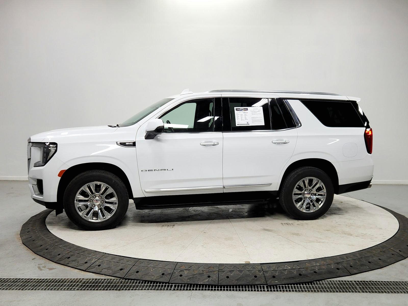 Used 2023 GMC Yukon Denali image 4