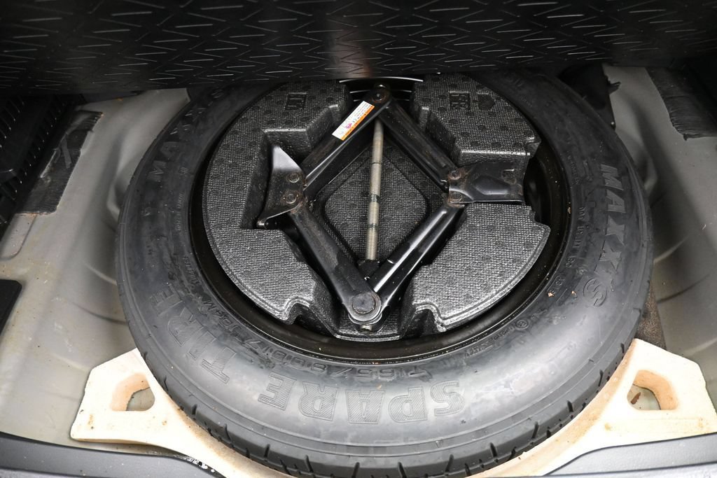 Used 2019 Toyota RAV4 LE w/ All Weather Liner Package AWD/4WD image 22