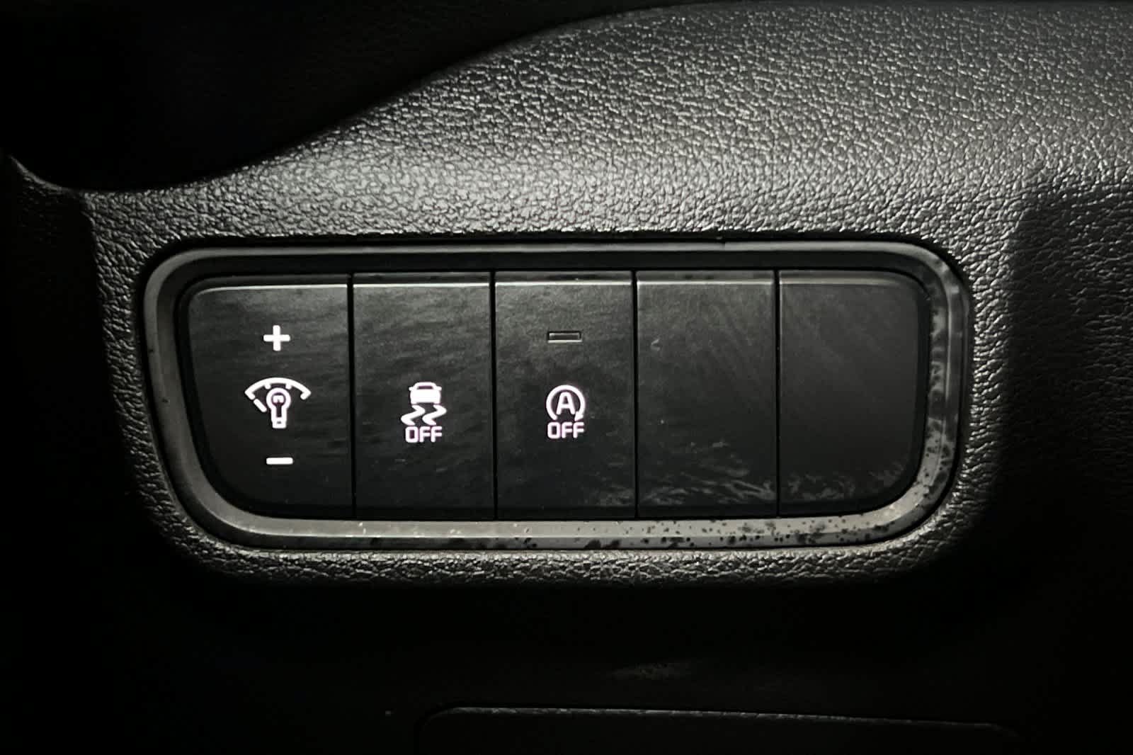 Used 2025 Kia Soul LX w/ LX Technology Package FWD image 28