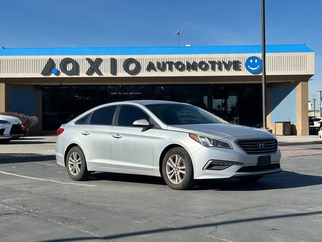 Used 2015 Hyundai Sonata SE image 1