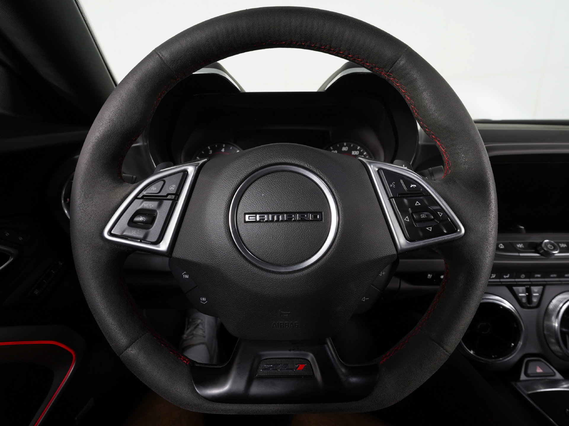 Used 2022 Chevrolet Camaro ZL1 RWD image 16