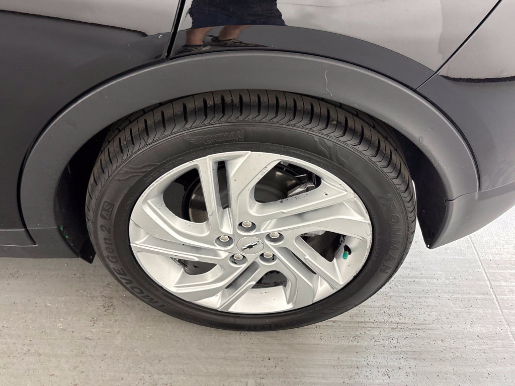 Used 2023 Chevrolet Bolt LT FWD image 11