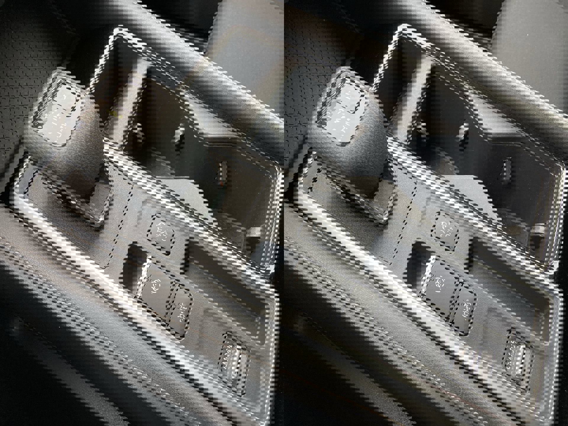 Used 2024 Nissan Pathfinder SV image 23