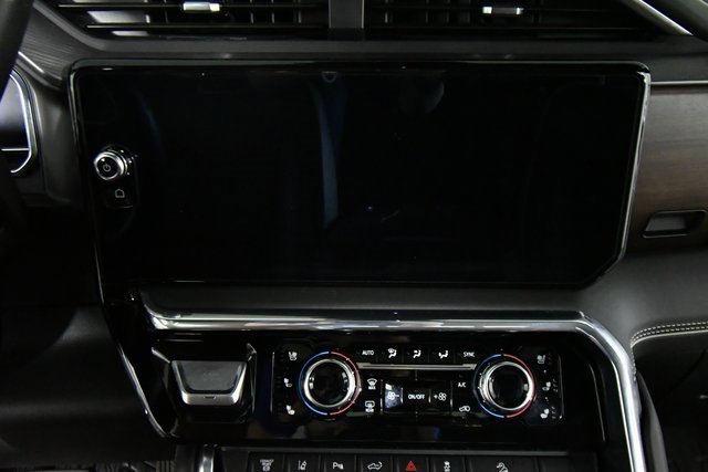 Used 2024 GMC Sierra 3500 Denali Ultimate image 4