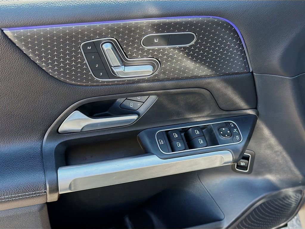 Used 2024 Mercedes-Benz GLB 250 image 22