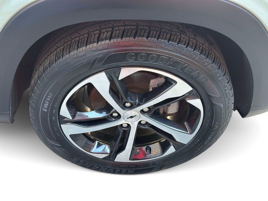 Used 2024 Chevrolet Trax RS w/ Driver Confidence Package FWD image 9