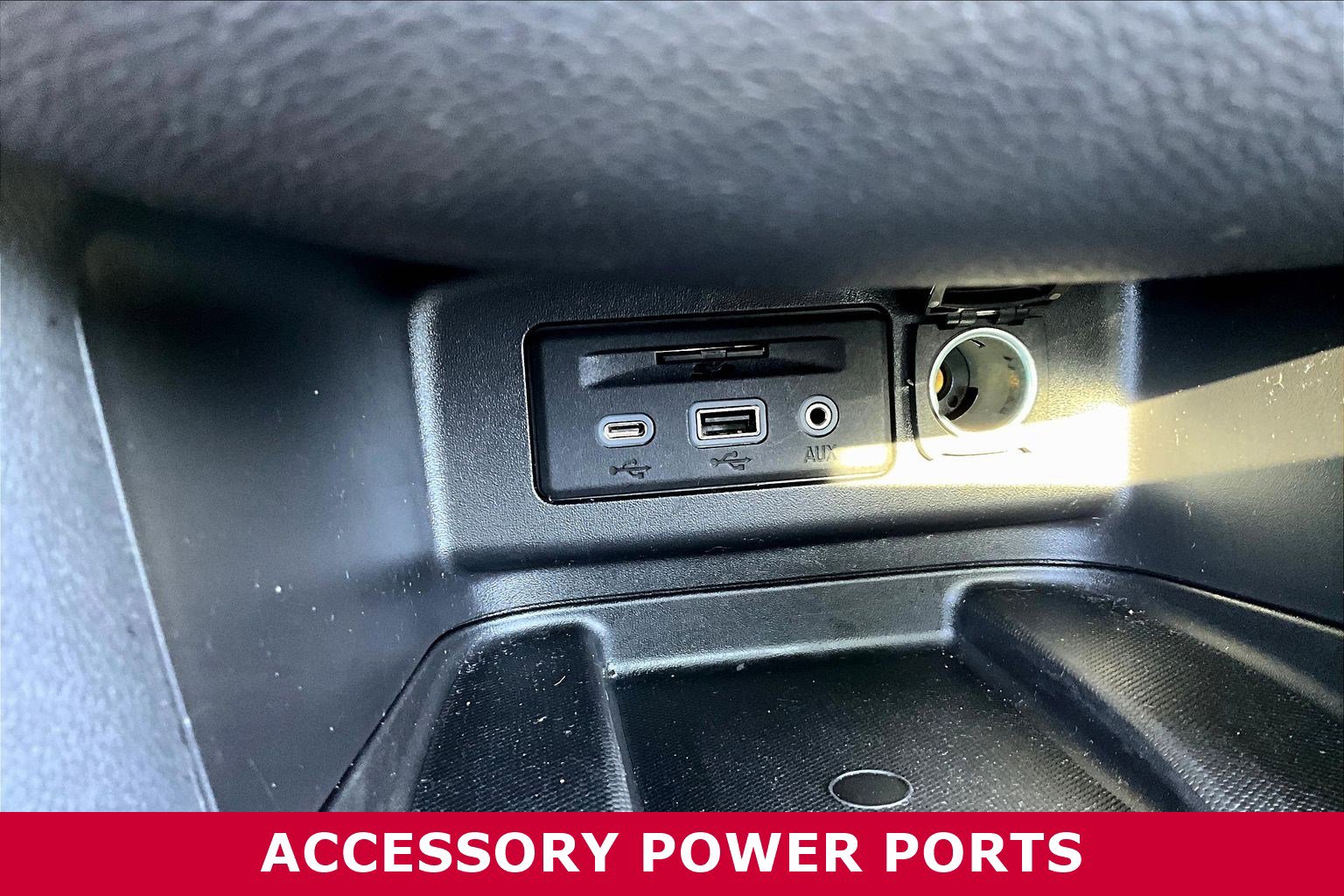 Used 2023 Chevrolet Equinox Premier AWD/4WD image 16