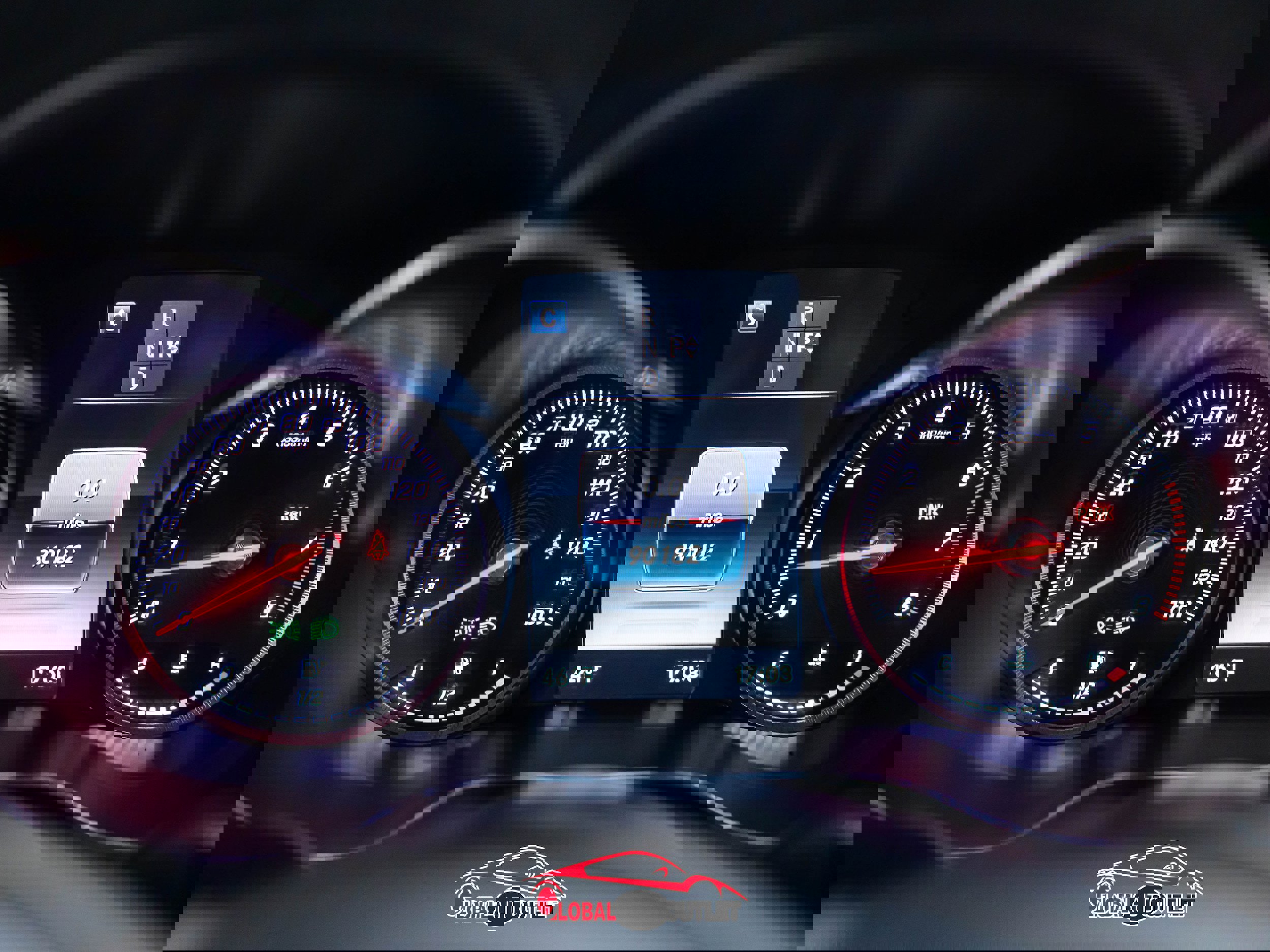 Used 2018 Mercedes-Benz GLC 300 4MATIC w/ Multimedia Package image 30