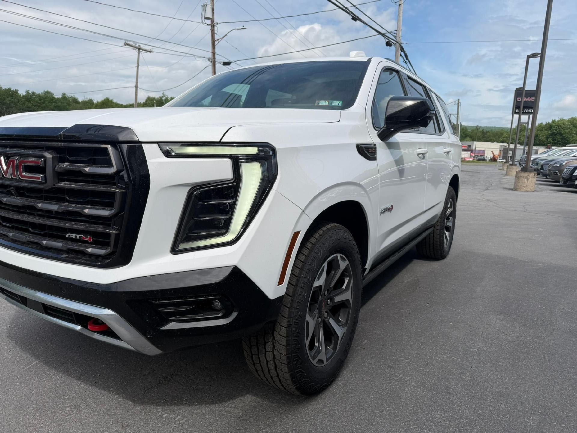 New 2026 GMC Yukon AT4 Ultimate w/ LPO, Floor Liner Package AWD/4WD image 1