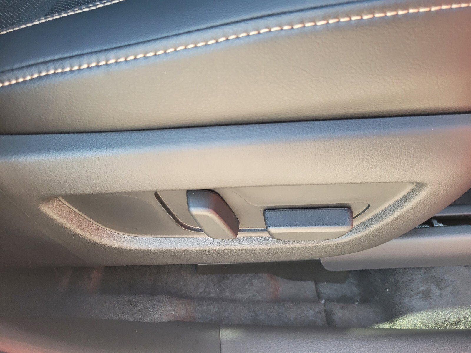 New 2026 MAZDA CX-70 3.3 Turbo w/ Premium Plus Pkg AWD/4WD image 17