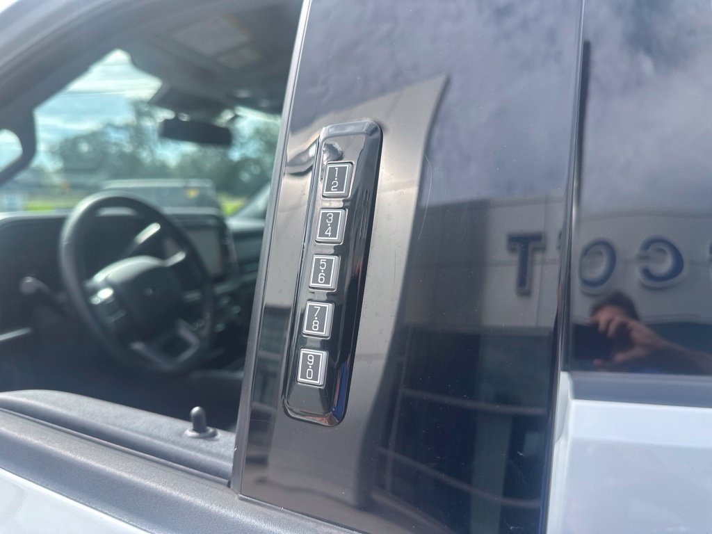 Used 2024 Ford F350 Lariat w/ Lariat Ultimate Package AWD/4WD image 33