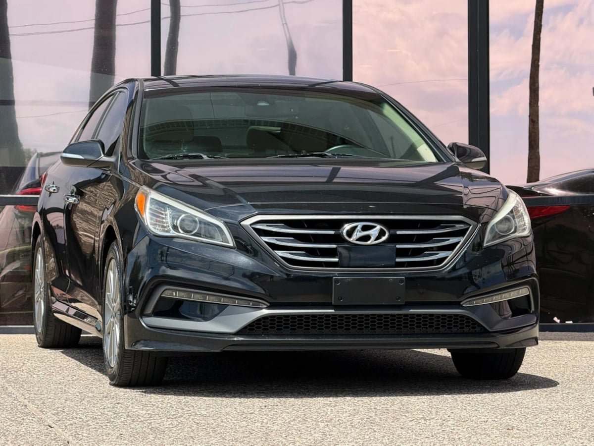Used 2017 Hyundai Sonata Limited w/ Ultimate Package 04 FWD image 18