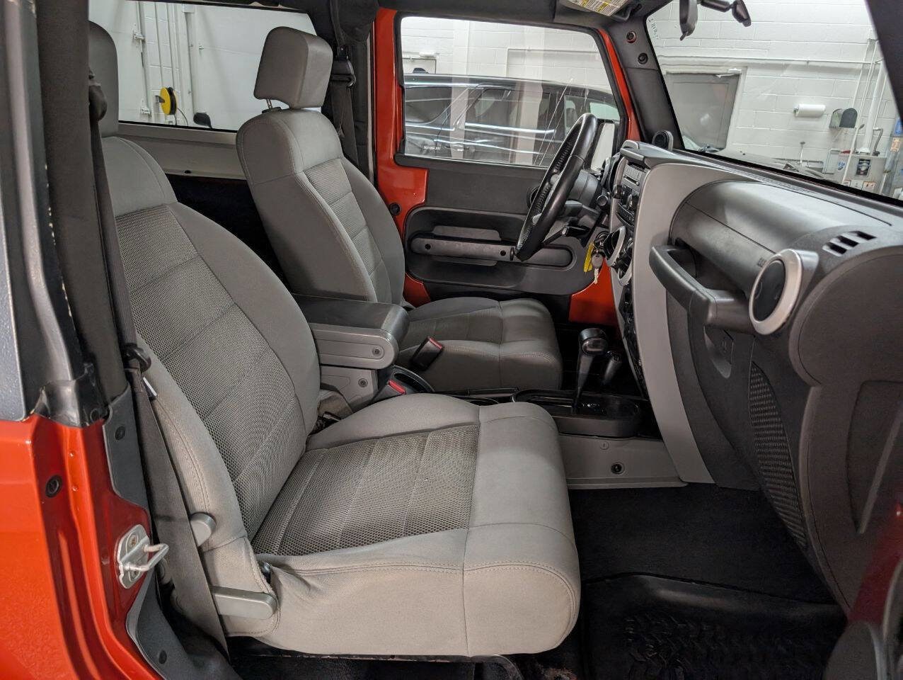 Used 2009 Jeep Wrangler Sahara w/ Dual Top Group image 14