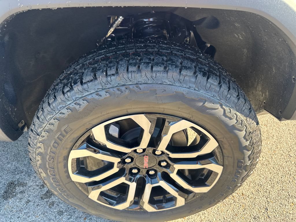 New 2026 GMC Canyon AT4 w/ Technology Plus Package AWD/4WD image 10